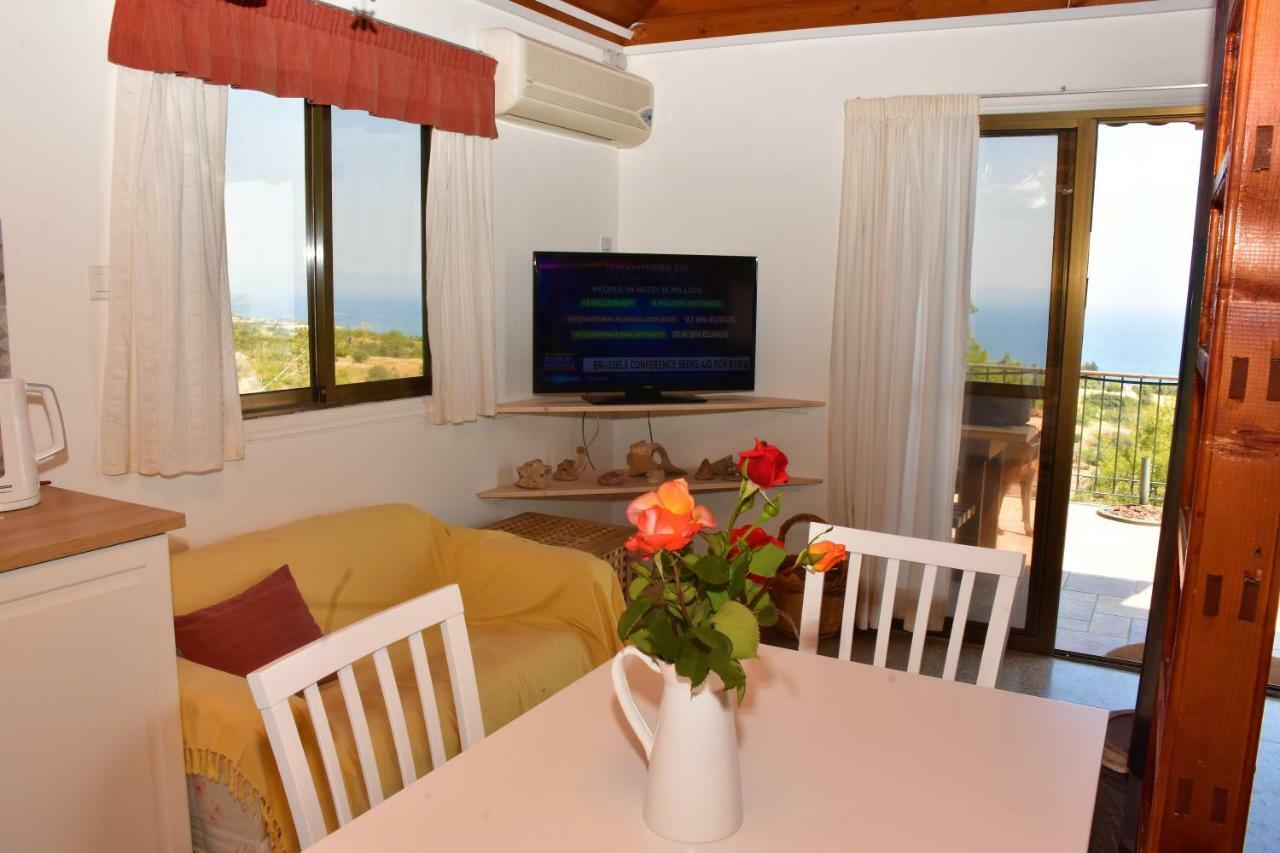 Philip'S Holiday House Neo Chorio Exterior photo
